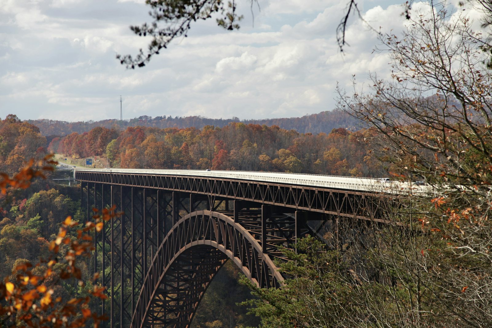Fall foliage at the bridge over New River Gorge, West Virginia
